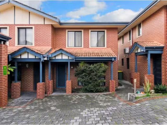 Deal! 3 BR 7/33 Guildford Road, MOUNT LAWLEY Townhouse for ren.