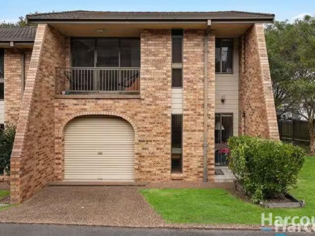 Charming 3 BR 7/7 Hutton Street, Charlestown, NSW 2290 Townh.