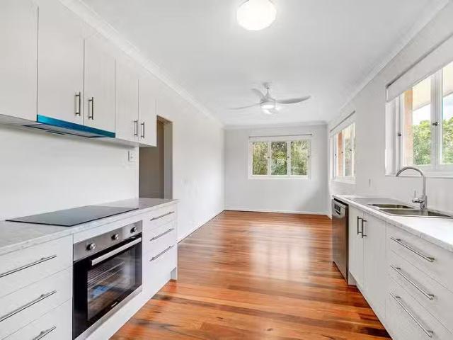 Rental! 3 BR 75 Gould Road, Herston, QLD 4006