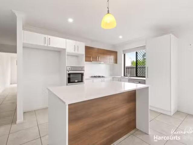 Just in! 3 BR 76 Lowthers Street, YARRABILBA, QLD 4207 House.