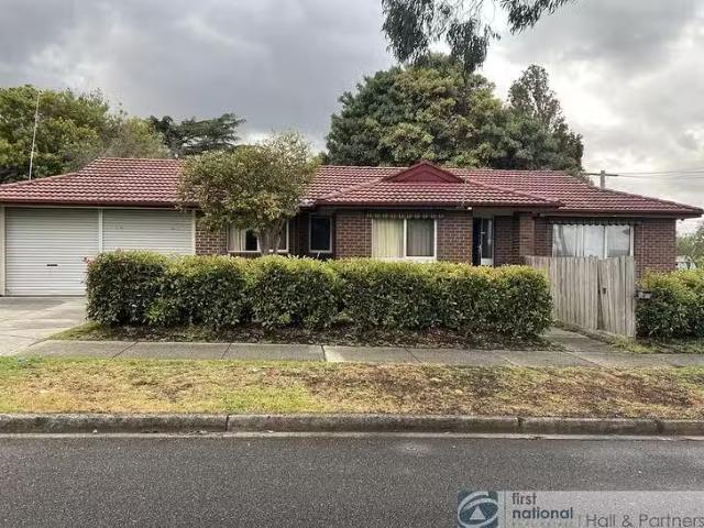 Nice 3 BR 795 Burwood Highway, Ferntree Gully, VIC 3156