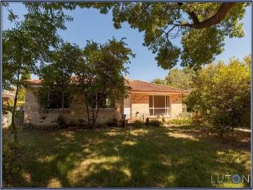 Unique 3 BR 7 Giblin Street, Downer House for rent Listed by.