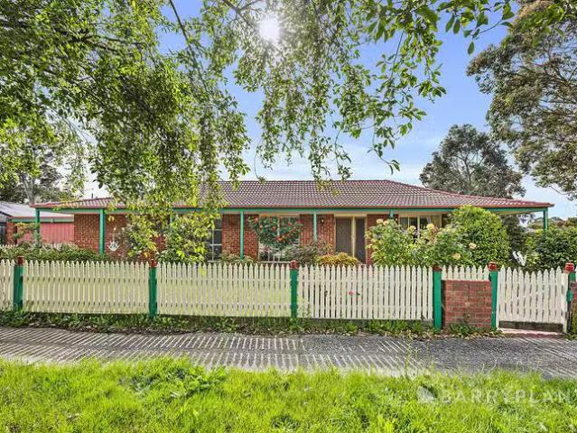 Cheap 3 BR 7 Horne Court, Pakenham, VIC 3810