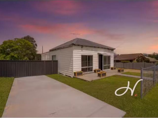 Cozy 3 BR 7 Lavender Street, Cessnock House for rent Listed b.