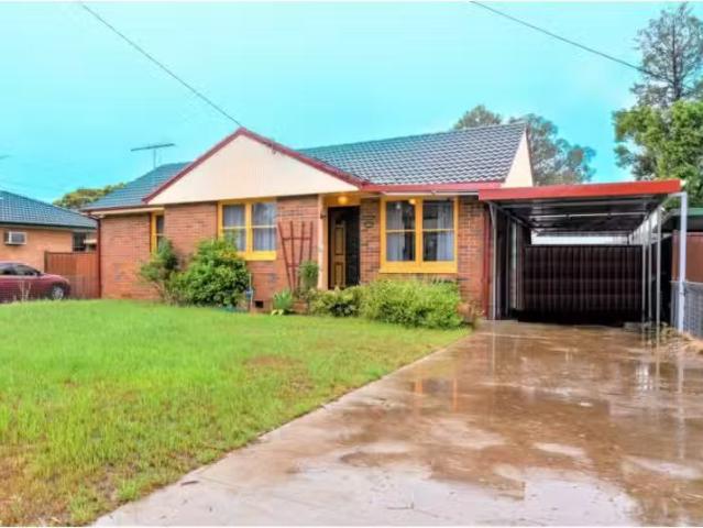 Cheap 3 BR 7 Lingayen Avenue, Lethbridge Park House for rent.