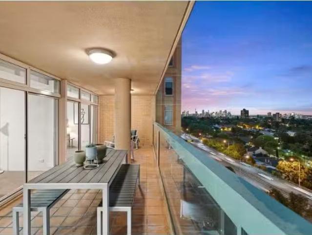 Deal! 3 BR 804/81 Grafton Street, Bondi Junction Apartment for.