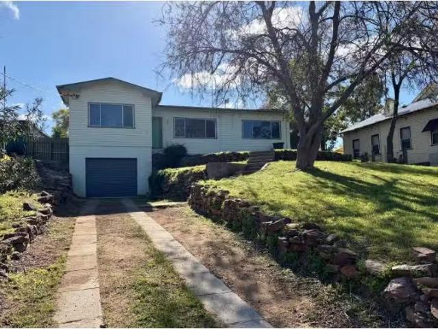 New 3 BR 87 Twynam Street, Narrandera House for rent Listed b.