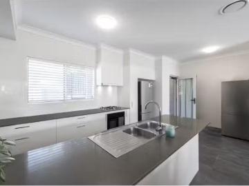 Rental! 3 BR 8/7 Stockton St, Morisset Townhouse for rent Lis.