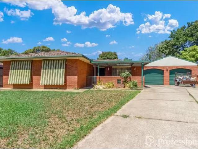 Deal! 3 BR 8 Gunyah Place, GLENFIELD PARK House for rent List.