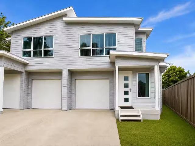 Unique 3 BR 8A Eager Street, CORRIMAL Townhouse for rent List.