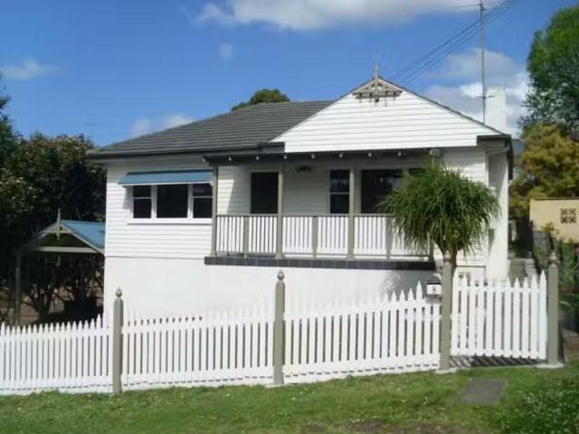 New 3 BR 8a Payne Street, MANGERTON House for rent Listed by.