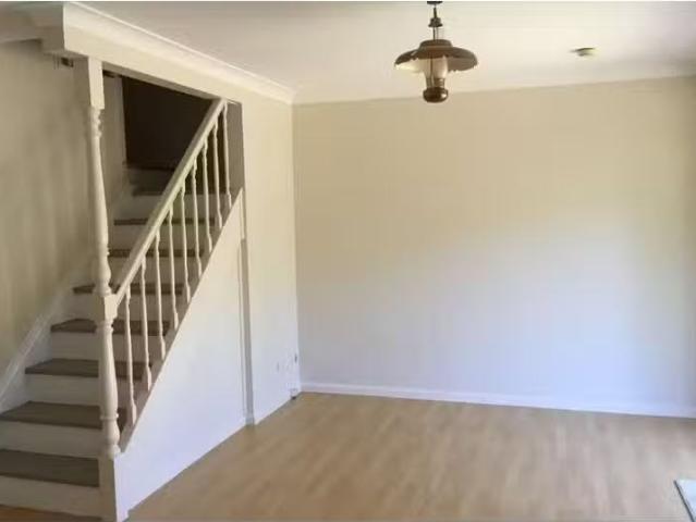 For Rent! 3 BR 9/70 Sackville Street, Ingleburn Townhouse for.