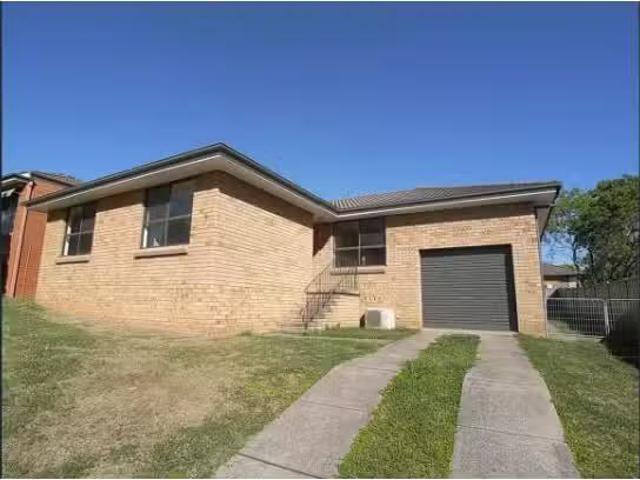 Charming 3 BR 9 Beech Street, Muswellbrook House for rent Lis.