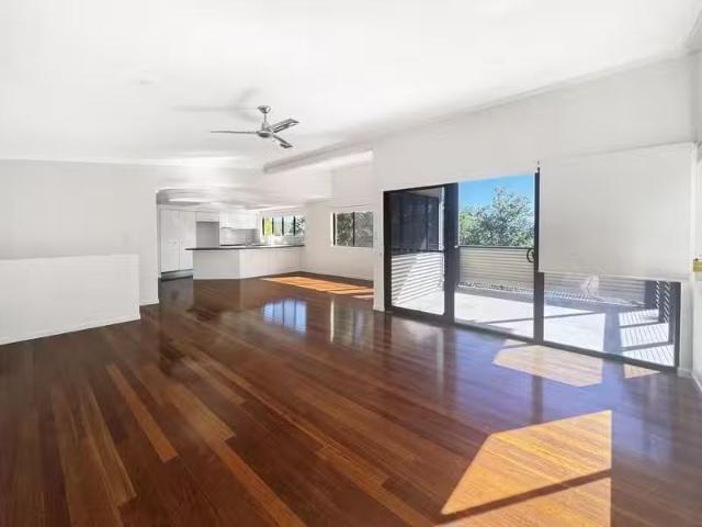 Cozy 3 BR 9 Sherry Groom Court, BUDERIM, QLD 4556 House for.