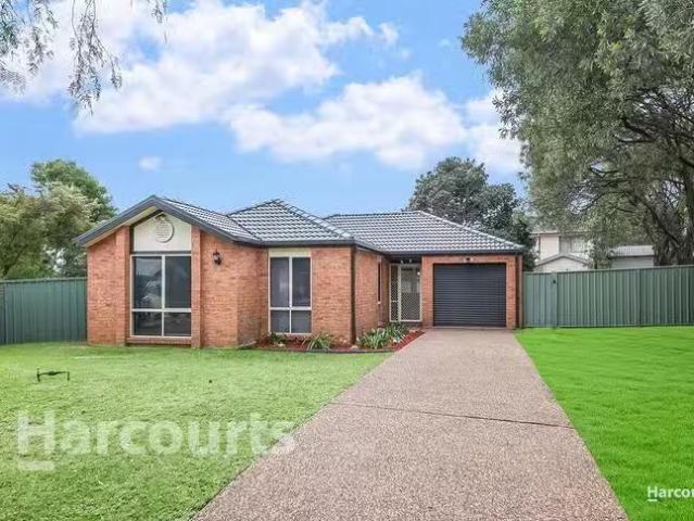 Deal! 3 BR 13 Cowan Place, St Helens Park, NSW 2560