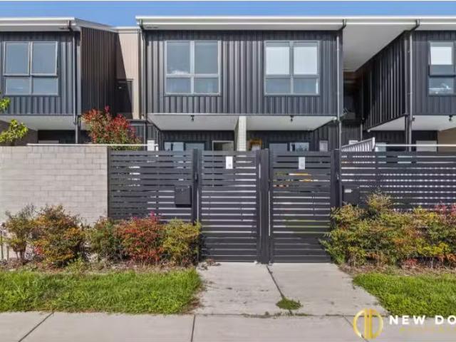 Deal! 3 BR 13 Dragon Street, THROSBY Townhouse for rent Liste.