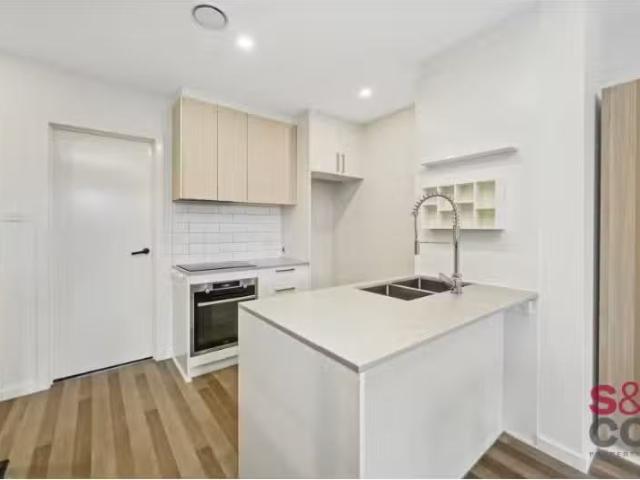 Deal! 3 BR 10/1 Calaby Street, Coombs Apartment for rent List.