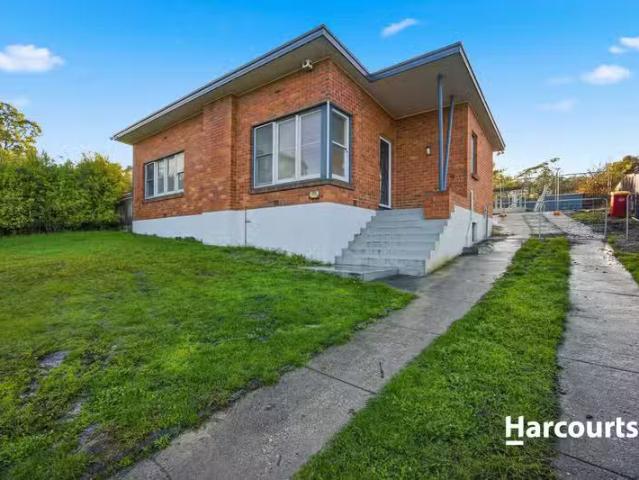Charming 3 BR 109 Ravenswood Road, RAVENSWOOD, TAS 7250 Hous.