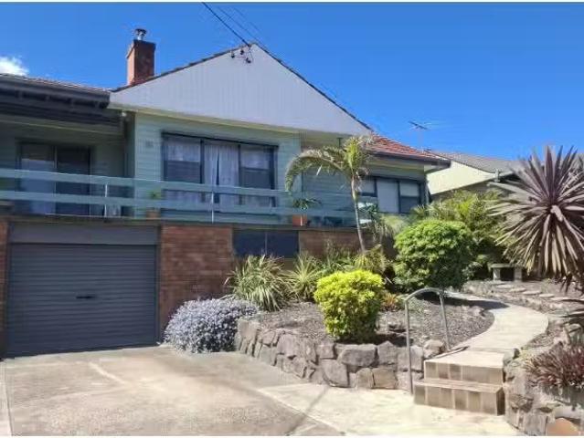 Charming 3 BR 10 Barraba Street, Whitebridge House for rent L.