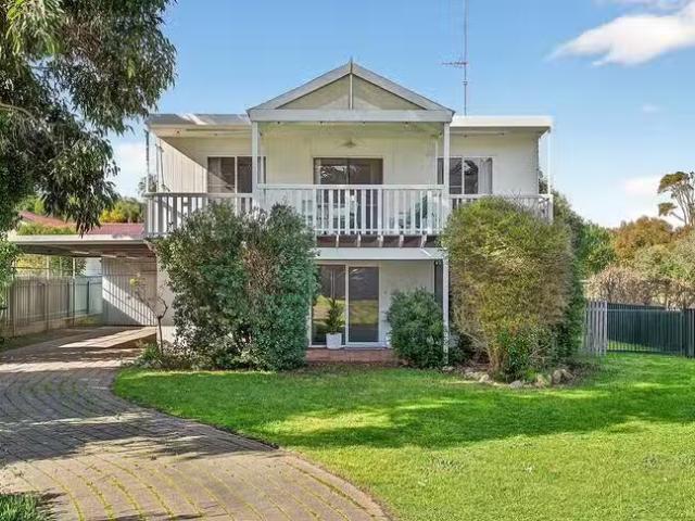 Nice 3 BR 10 Currency Creek Road, Goolwa North, SA 5214