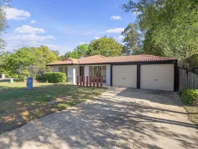 Charming 3 BR 10 Hounslow Way, Seventeen Mile Rocks, QLD 4073