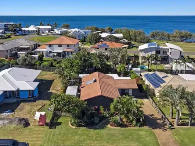 Deal! 3 BR 10 Mokera Street, Coral Cove, QLD 4670