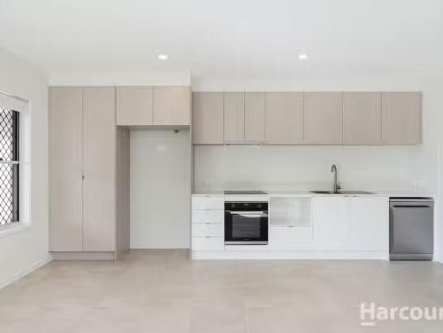 Rental! 3 BR 1/11 Wungul Drive, NIKENBAH, QLD 4655 Duplex fo.