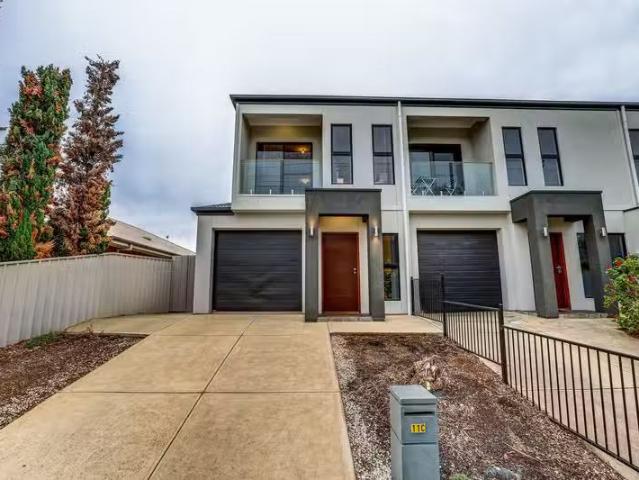 Just in! 3 BR 11 Clacton Road, Dover Gardens, SA 5048 House.