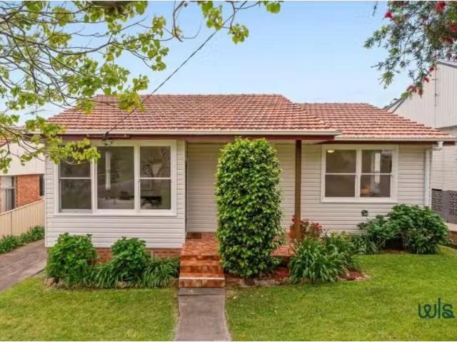 Deal! 3 BR 11 Fairview Avenue, Charlestown House for rent Lis.