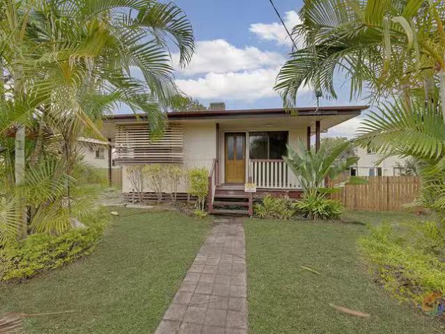 Nice 3 BR 11 Ryalls Street, Barney Point, QLD 4680