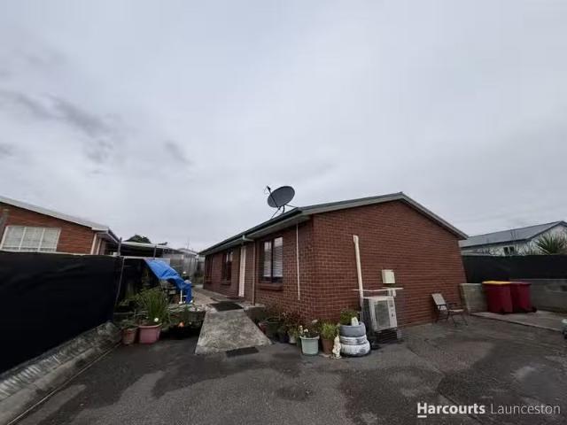 Deal! 3 BR 120 Tasman Highway, WAVERLEY, TAS 7250 House for.