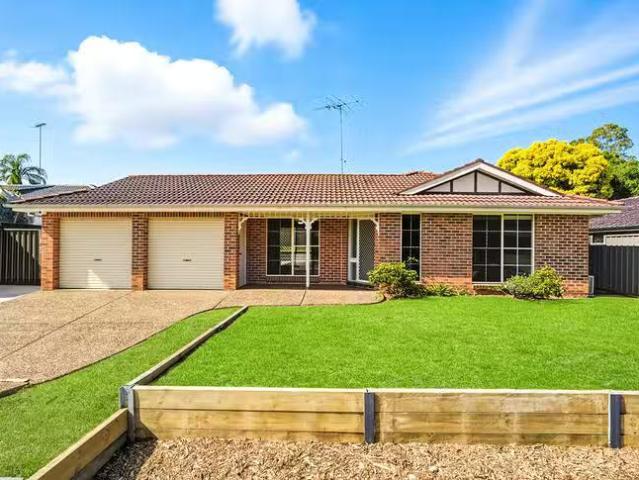 For Rent! 3 BR 126 Hindmarsh Street, Cranebrook, NSW 2749