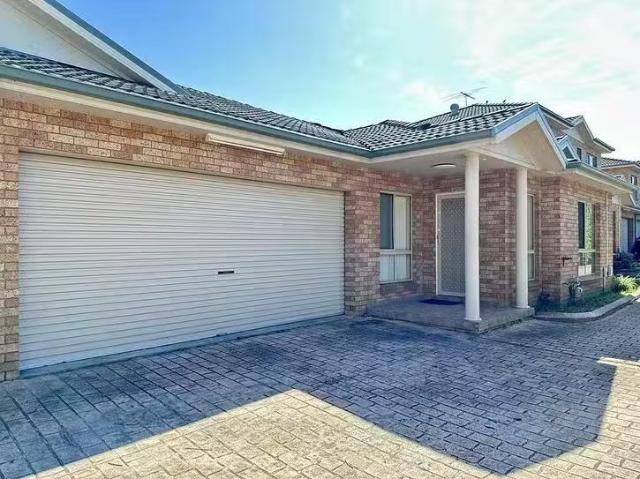 Nice 3 BR 1/26A Lamonerie Street, Toongabbie, NSW 2146