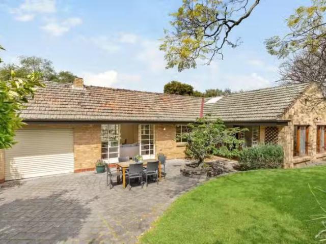 Deal! 3 BR 12 Elwood Street, Surrey Hills VIC 3127 House Auc.