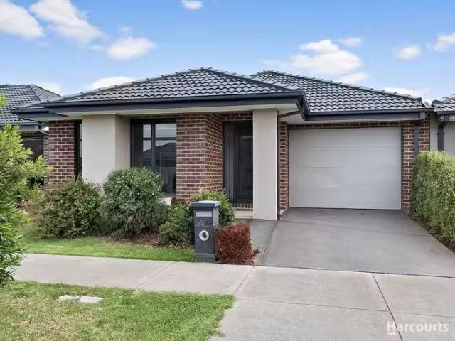 Unique 3 BR 12 Gleeson Way, Officer, VIC 3809 House for Rent