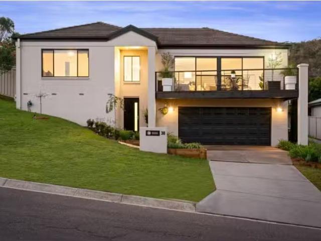 Just in! 3 BR 1/38 Klinberg Road, WEST ALBURY Townhouse for re.