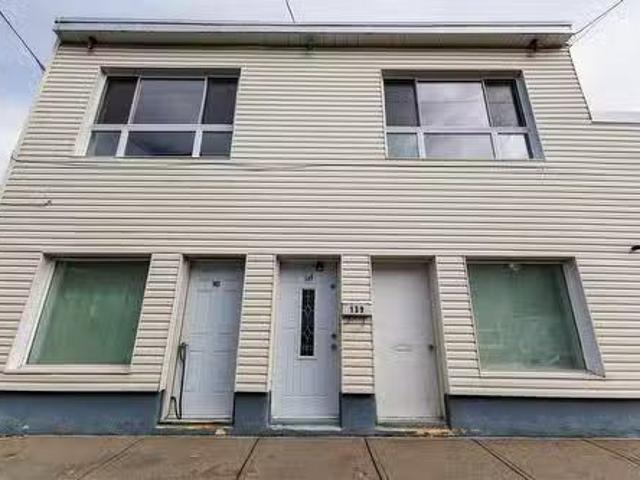 Unique 3 BR 139 15575 Boul. Gouin O. Montréal L'Île Bizard/Sa.