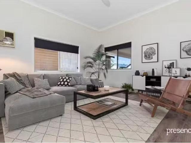 Just in! 3 BR 14 Holt Street, Mayfield East House for rent Li.
