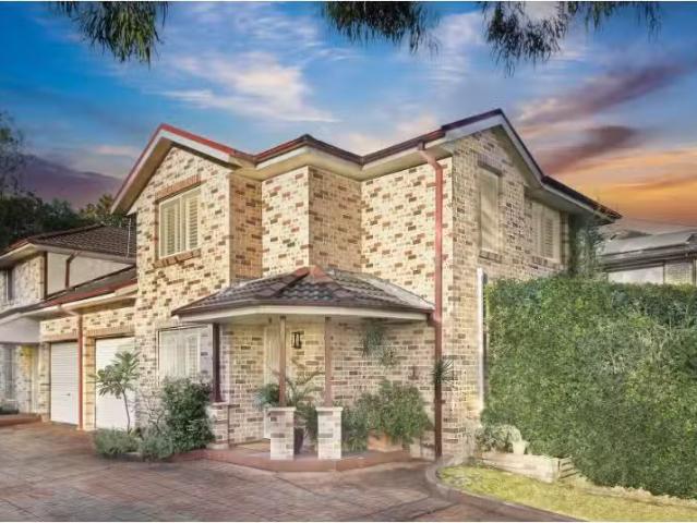 Nice 3 BR 1/51 Clancy Street, Padstow Heights Townhouse for re.