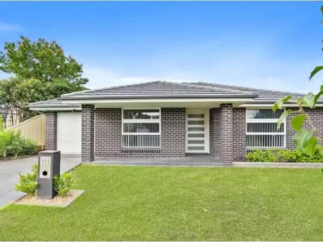 Just in! 3 BR 15 Owen Stanley Street, Mount Annan House for re.