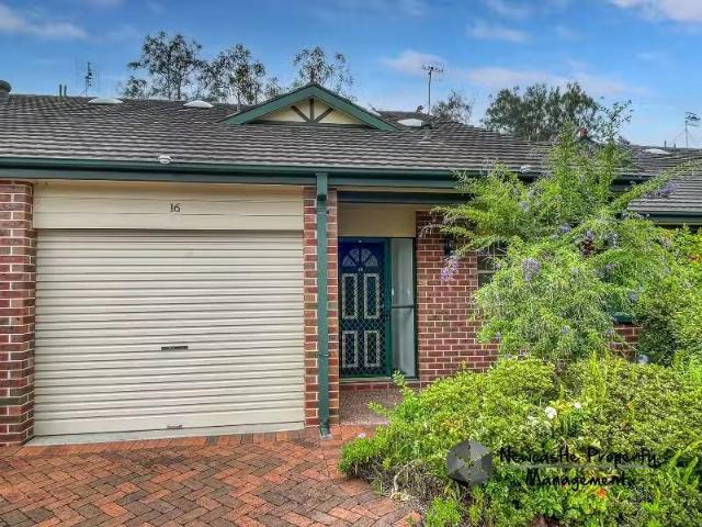 Charming 3 BR 16/151 Ambleside Circuit, Lakelands Townhouse fo.