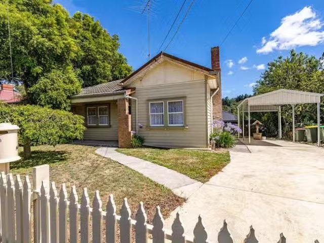 Charming 3 BR 165 Humffray Street North, Ballarat East, VIC 3350