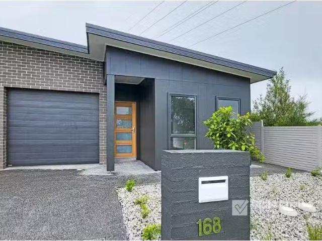 New 3 BR 168A Sheaffes Road, Stream Hill Apartment for rent L.