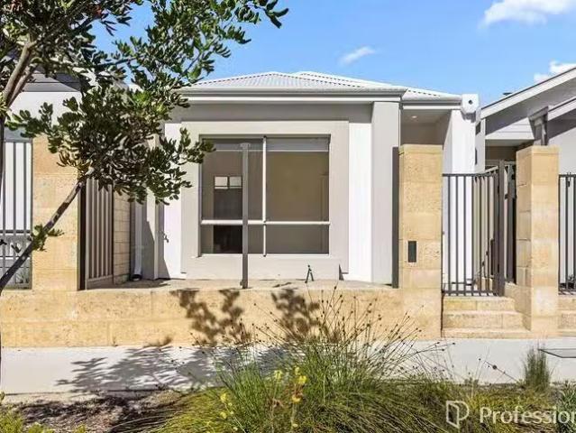 Deal! 3 BR 16 Brilliant Boulevard, Mandogalup, WA 6167