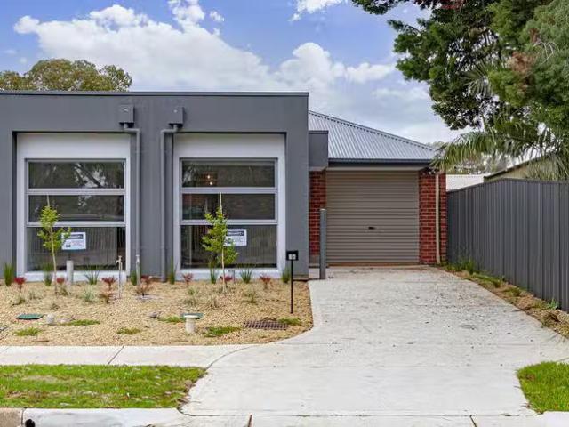 Nice 3 BR 16 Pellew Street, Parafield Gardens, SA 5107