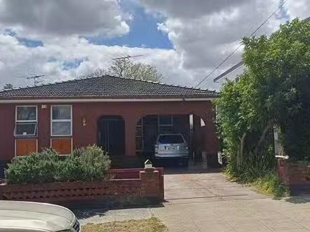 Cheap 3 BR 184 Alma Road, North Perth, WA 6006