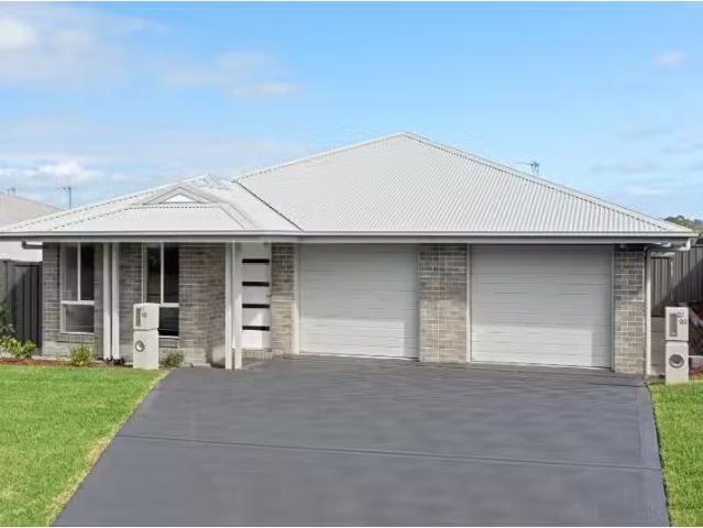 Unique 3 BR 1/92 Dimmock Street, HUNTERVIEW Townhouse for rent.