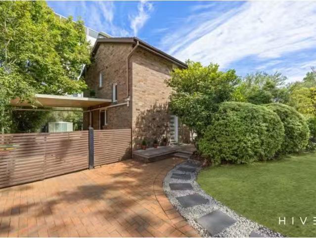 Unique 3 BR 19 Lowrie Street, partson House for rent Listed b.