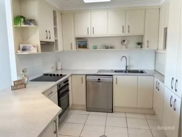 Cozy 3 BR 1 Port Jackson Road, Terrigal Townhouse for rent Li.