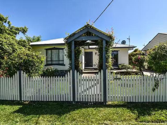 New 3 BR 1 Tynan Street, Orange, NSW 2800